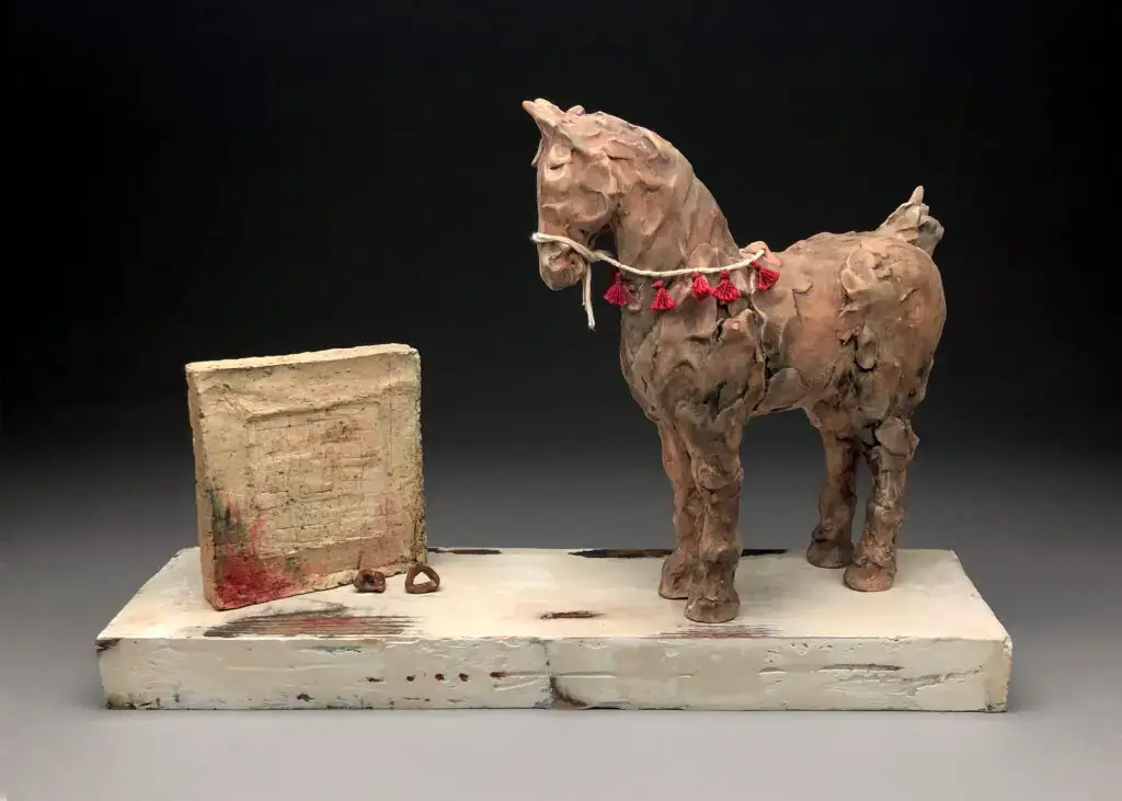 Dots in Red - ©Caroline Staller - 11.3 x 17.5 x 5.3 - ceramic, wood, fiber